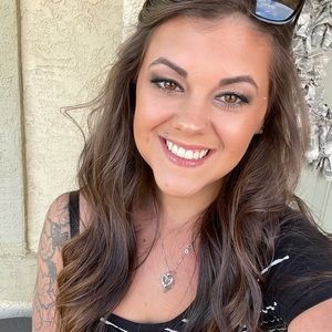 Meet your Posher, Arielle